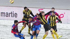 ANALIZĂ‚ | Cum au "patinat" steliștii la Piatra Neamț. Arlauskis, Tamaș și Tănase au fost cei mai buni jucători ai lui Gâlcă. Chipciu, cel mai slab dintre campioni