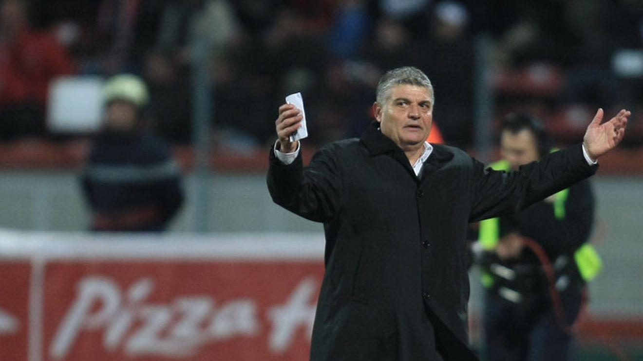 "N'Doye a dat 5-6 goluri de când am pus eu presiune pe el**, cât n-a dat în toată cariera!"