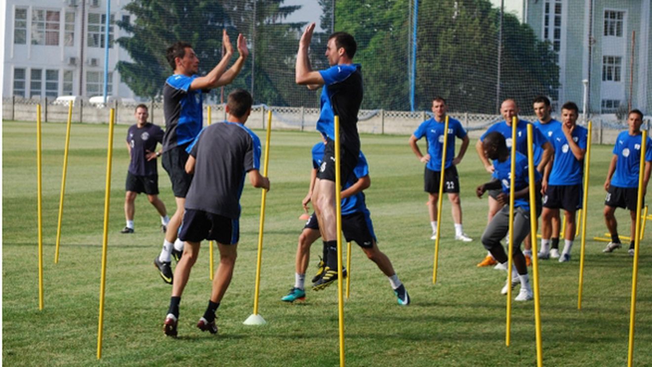 EXPLOZIV!** Un antrenor din Liga 1 a fost BĂ‚TUT de un jucător pe terenul de antrenament! Motivul pentru care s-a ajuns la o situație de neimaginat
