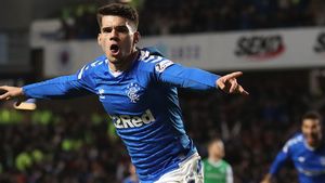 Marius Niculae, atacantul român care a jucat zeci de meciuri în Scoția, dă verdictul: „Rangers îi vine ca o mănușă lui Ianis Hagi!” | VIDEO EXCLUSIV