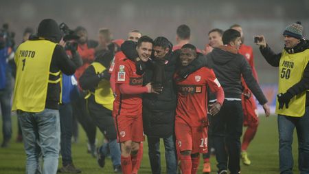 Anchetă de amploare legată de transferul unui fost jucător dinamovist. Poliția a ridicat mai multe documente și telefoane mobile