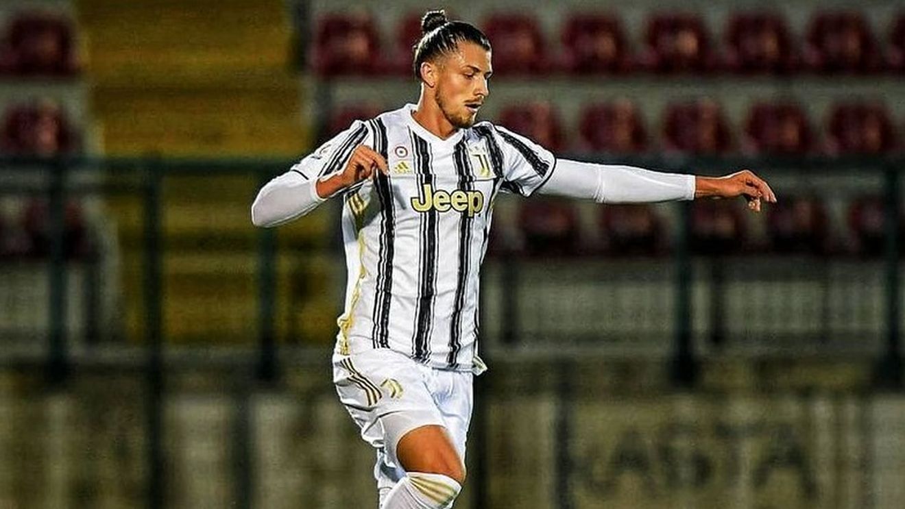 Radu Drăgușin, remarcat de Antonio Di Natale: „Permanent lângă jucătorii mari. Juventus U23 e un adevărat rezervor pentru Pirlo”