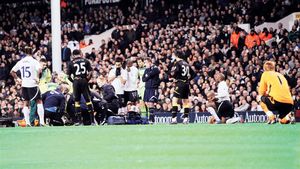 "Jucați pentru fiul meu!"** Tatăl lui Muamba i-a convins pe oficialii lui Bolton să nu retragă echipa din Cupa Angliei