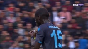 Fază stranie în Turcia! Ce a făcut un jucător, chiar sub ochii lui Alexandru Maxim și Alin Toșca! Gestul a devenit viral pe net | VIDEO