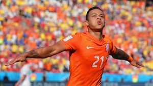 Memphis Depay a ieșit la cumpărături în Manchester. Atacantul lui United și-a parcat însă ilegal mașina