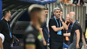 Numele - surpriză pe care-l vor șefii în locul lui Liviu Ciobotariu. Prima reacție a antrenorului dorit la Petrolul