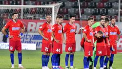 „Au mâncat două torturi în vestiar, înainte de antrenament! Și noi vrem performanță?”. Dezvăluiri uluitoare ale fostului fundaș FCSB