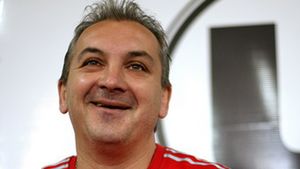 "Plec de la club dacă vine Dorinel!"