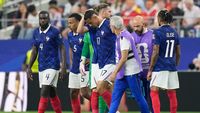 Deschamps a luat decizia după 45 de minute! Fotbalistul, OUT din naționala Franței la pauza meciului cu Spania