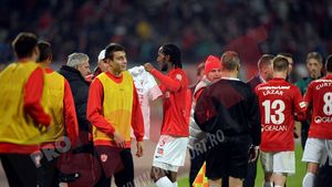 Gest superb al dinamoviștilor! "Câinii" au dedicat golul marcat de Thicot celor mai loiali suporteri