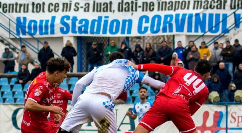 Idee trăznită a unui senator: o vrea pe Corvinul în prima ligă pe un alt stadion din județul Hunedoara. ”S-a ignorat complet această posibilitate.” Primarul din Petroșani l-a pus la punct 