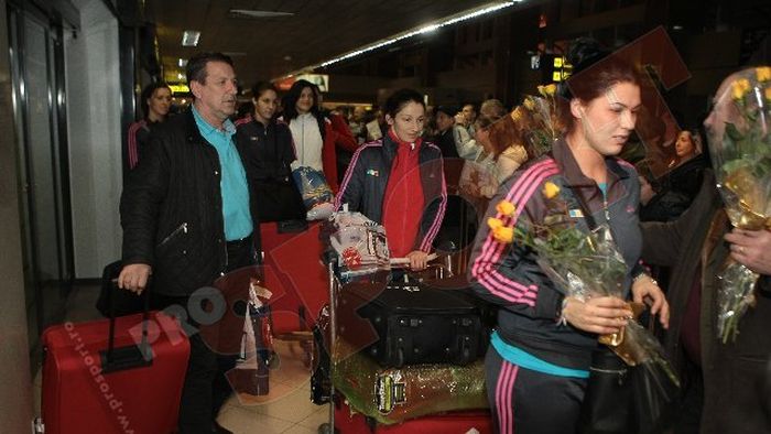FOTO Naționala de handbal a revenit în țară!**  Primele explicații oferite de Voina: "Trebuie pus degetul pe rană"