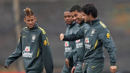 "E combinația perfectă între Neymar și Robinho"** Inter intră în cursa pentru puștiul minune al Braziliei, BarÃ§a și City ezită să plătească 50 de milioane
