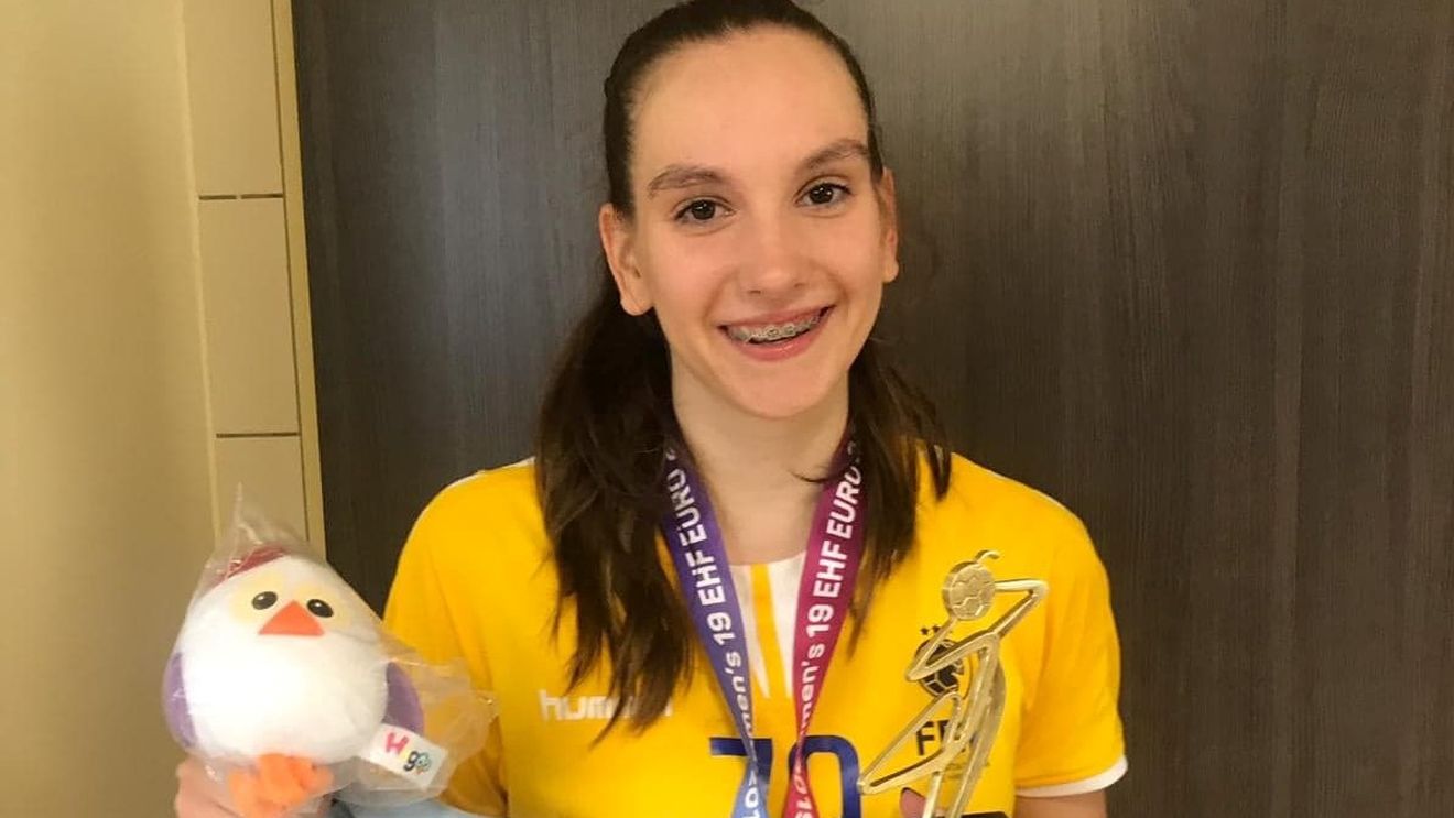 Urmașă pentru Cristina Vărzaru, Ramona Farcău și Ada Nechita! O jucătoare din naționala de tineret a fost inclusă în echipa ideală a Campionatului European