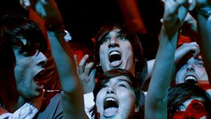 Sex Pistols sunt fanii grupării de pe Stamford Bridge