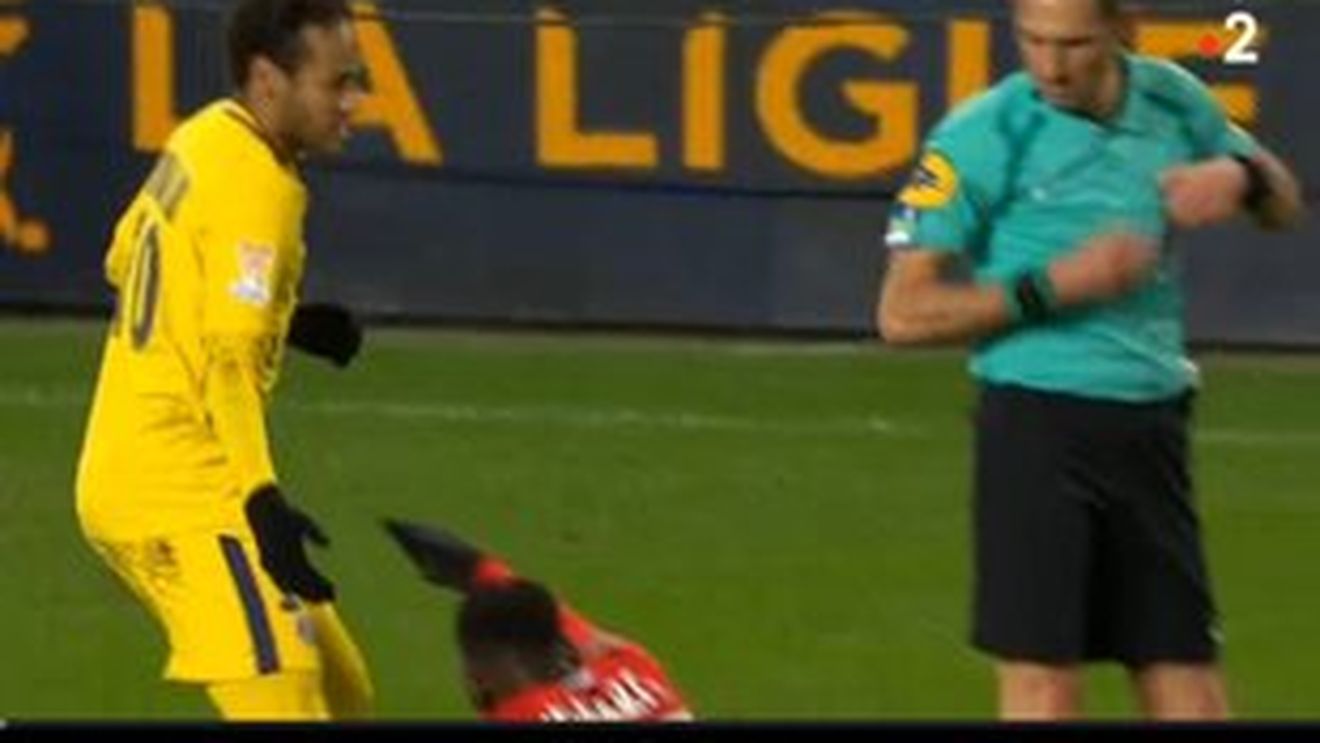 Neymar a uimit pe toată lumea cu gestul din meciul cu Rennes. Fanii au "explodat" la adresa celui mai scump fotbalist al lumii: "Un arogant lipsit de fair-play". VIDEO | Ce i-a putut face starul lui PSG unui adversar