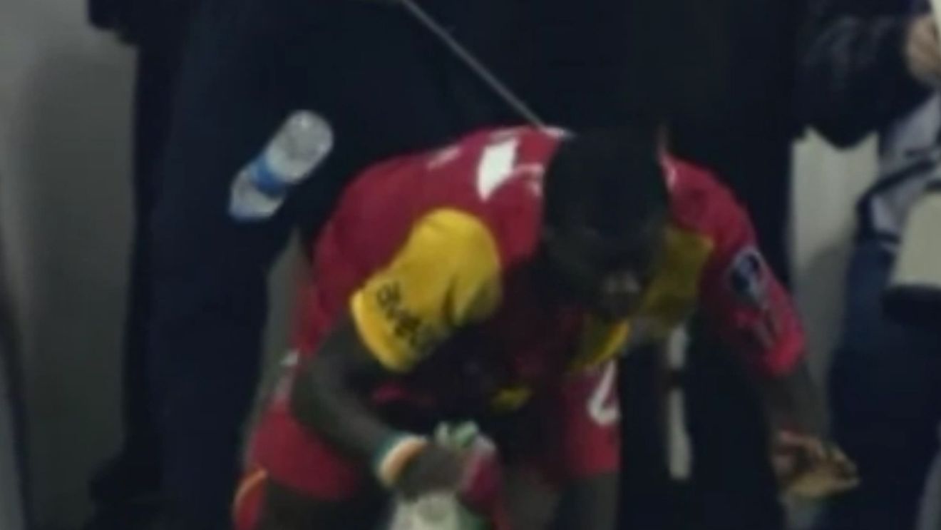 VIDEO** Bombardament în direct! Eboue, star în "cazul Bricheta", la primul derby disputat de fostul "tunar" în Turcia