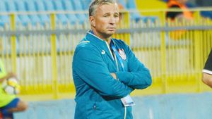 Dan Petrescu, niciun meci fără acuze! Centralul Adrian Cojocaru și Mihai Stoica, luați la țintă: "Nu mi-a plăcut ce a încercat acest arbitru azi! Alte echipe dau goluri din ofsaid, după faulturi, dar noi nu postăm pe facebook..."