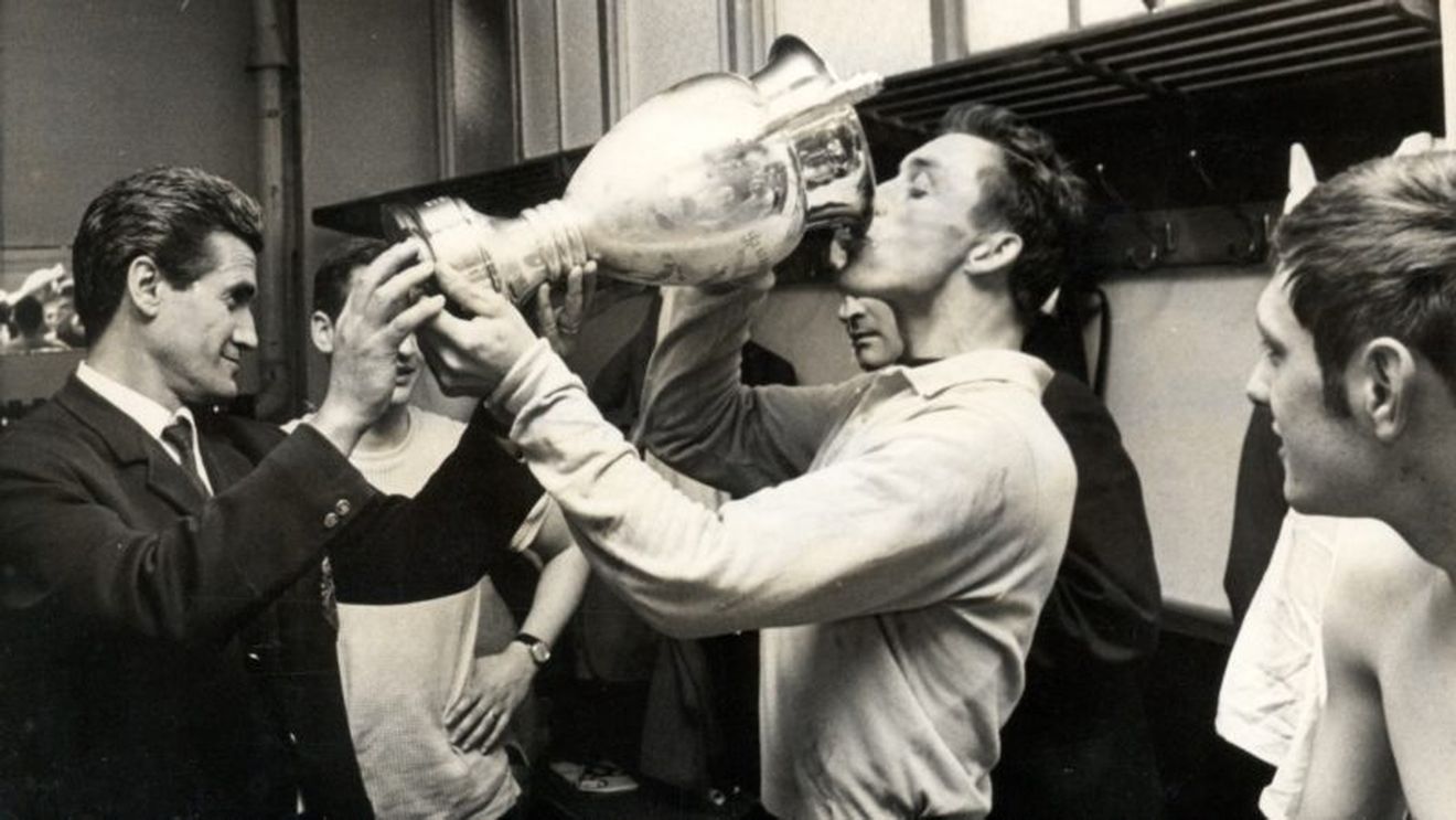 SPECIAL | Norberto HÃ¶fling, primul român care a îmbrăcat tricoul lui Lazio. Evreu născut la Cernăuți, golgheter al "Vulturilor" doi ani la rând, a schimbat fotbalul belgian și a devenit "Bill Shankly" pentru Club Brugge 