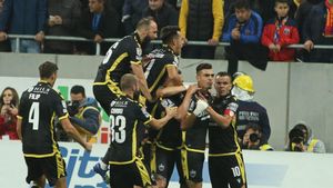 Florentin Petre și Patrick Petre au fost primii! Acum a venit rândul unui alt duo tată-fiu să marcheze istoria lui Dinamo