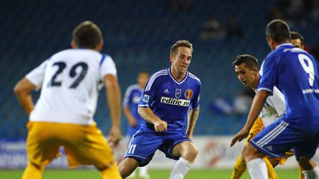 Craiova, un atac pe val și pe plută:)! "U" a titularizat cu Petrolul un fost salvamar