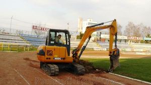FOTO Au demarat lucrările la stadionul Pandurilor