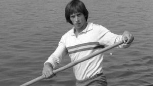 Descalificările nedrepte pentru „Copilul Deltei”, cum a ajuns Ivan Patzaichin să o țină în brațe pe Rita Pavone în Mexic și pagaia ruptă de la Munchen | Partea a II-a