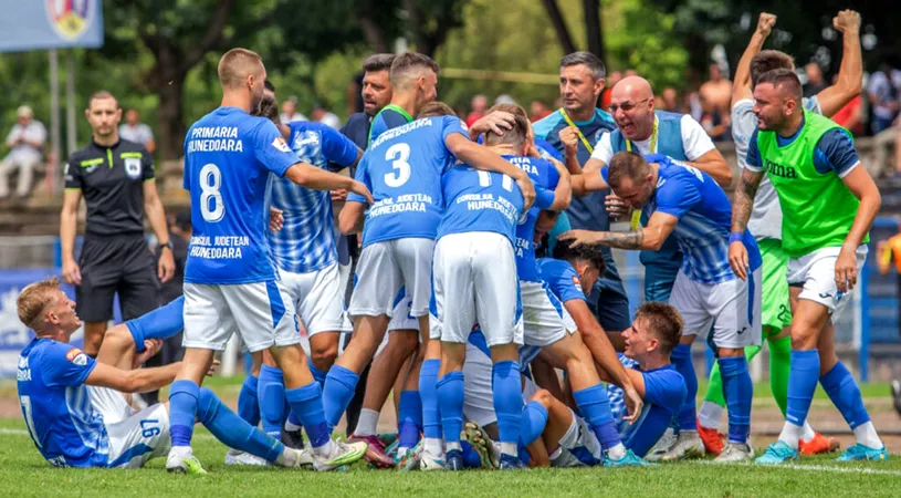 Corvinul vrea victorie după victorie, iar următoarea adversară e CSC Dumbrăvița. Florin Maxim: ”Mergem acolo să ne impunem.” Analiza lui Viorel Lică