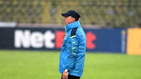 Mircea Rednic și-a ieșit din minți la conferința de presă după FC Argeș - UTA Arad: „Ce e asta?!”. S-a trezit înconjurat de fani piteșteni