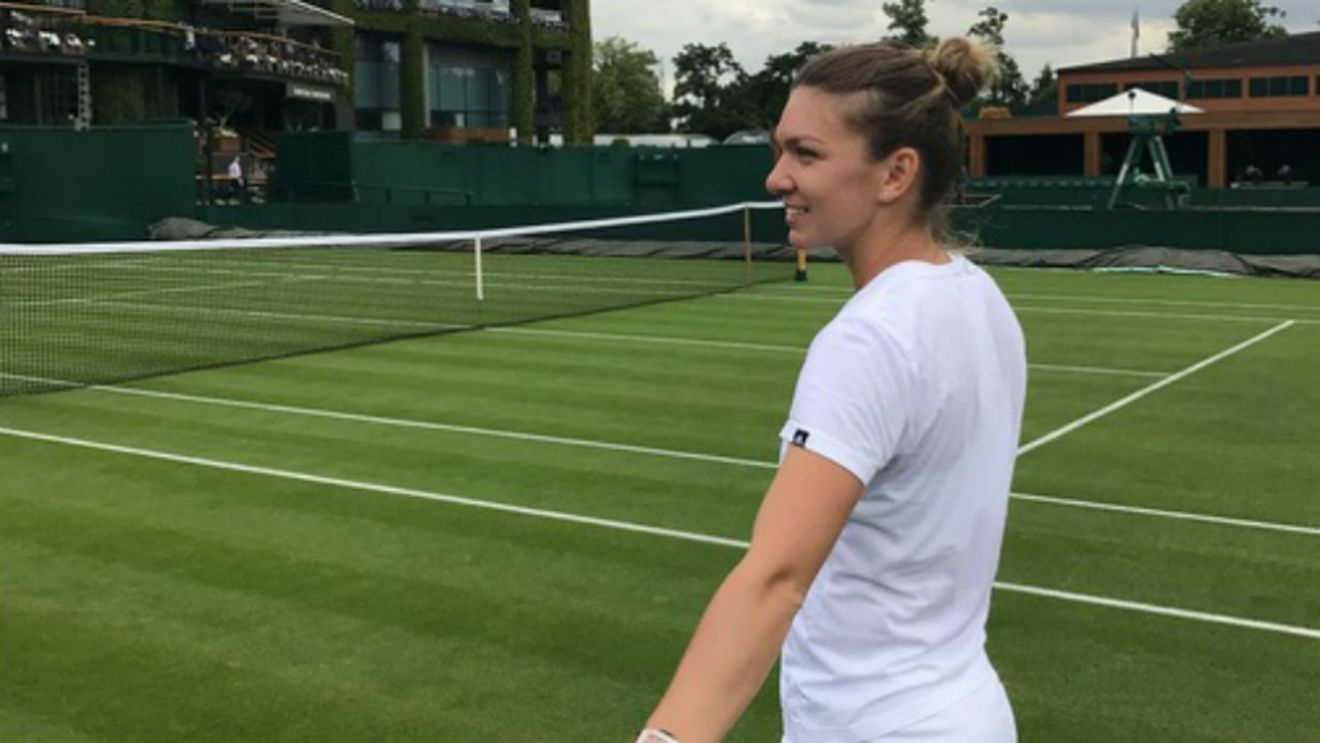 FOTO | Simona Halep joacă la Wimbledon cu un accesoriu de 30.000 de euro! Cadoul surpriză primit înaintea turneului