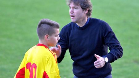 Ianis Hagi, motiv de dispută în „Generația de Aur”! Florin Răducioiu, ignorat total de „Rege” după ultima declarație dură la adresa tânărului fotbalist