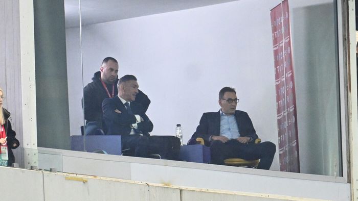 Ilie Dumitrescu, dat pe spate de jucătorii de la FCSB: „A făcut un meci excelent! El a fost din alt film!”