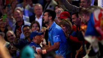Novak Djokovic, prima reacție după ce a cucerit din nou Australian Open: „Sper că mă poți ierta vreodată!” Momente pline de emoție cu campionul sârb | VIDEO