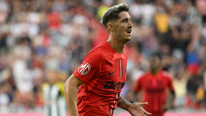 Scandal imens în Rangers - FCSB! Fază controversată în minutul 2: Miculescu i-a luat mingea portarului lui Rangers și a marcat, dar arbitrul italian a fluierat fault. De ce nu a putut fi verificată decizia la VAR
