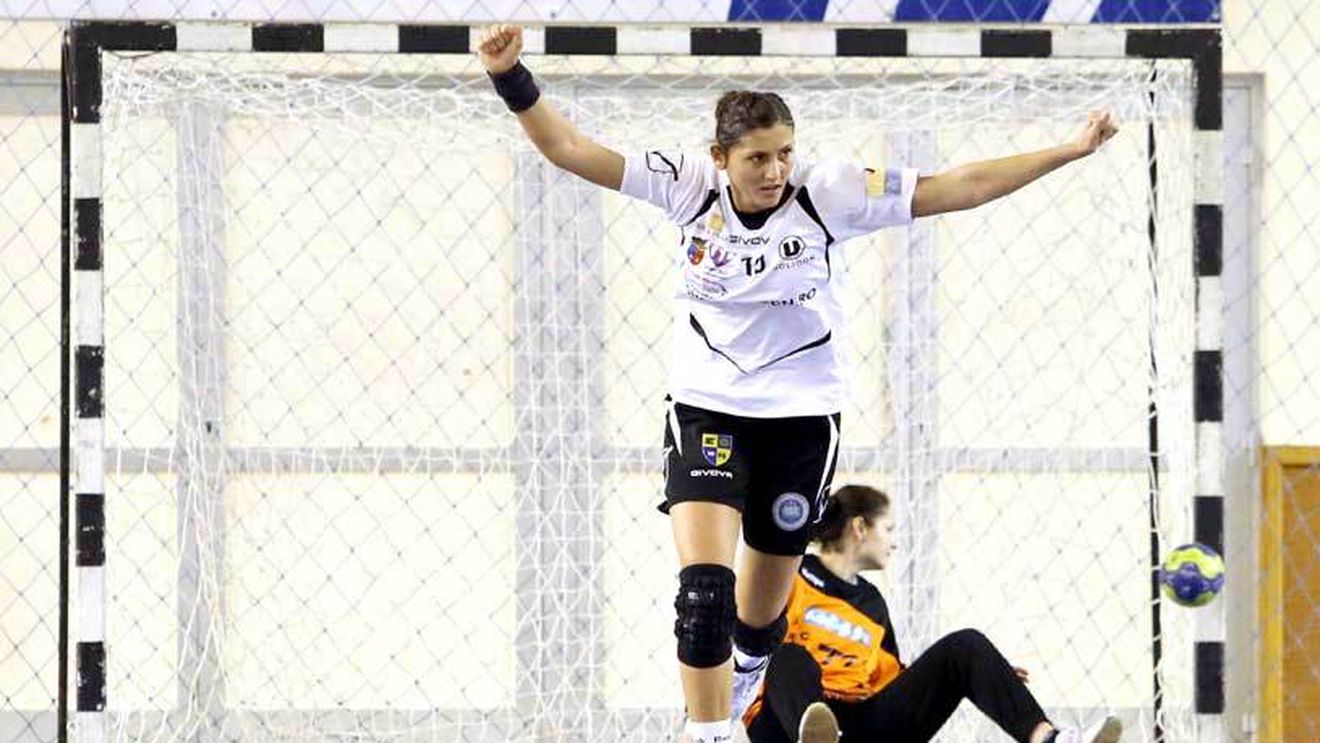 "U" Cluj - CSM Bistrița, scor 33-21, în primul meci la Cupa Alexandrion la handbal feminin