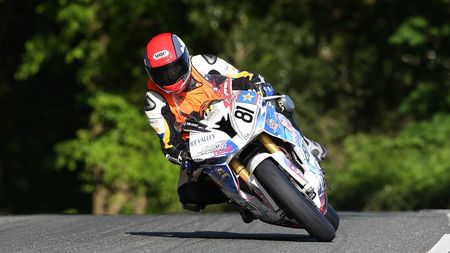 Isle of Man TT, cursa moto "criminal în serie". Pilotul Franck Petricola a murit în calificările din 2015. Este a 141-a victimă a tradiționalei curse care a debutat în 1907