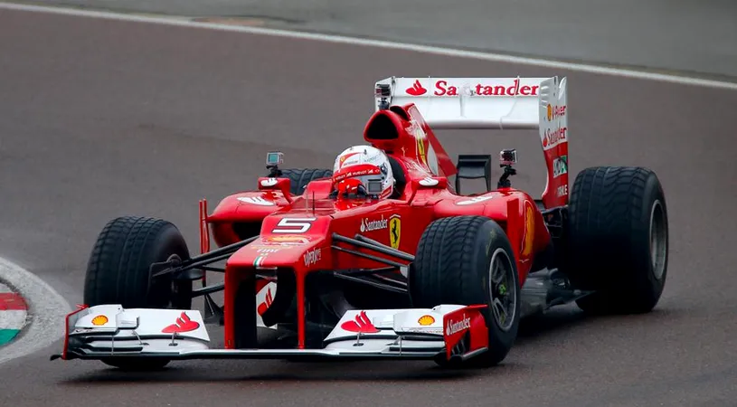 Sebastian Vettel în pole position la Marele Premiu al statului Singapore. Hamilton, abia pe 5
