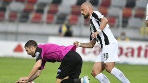 Gabi Tamaş, dorit de Craiova! Regulamentul nu-i permite să joace în aceeaşi săptămână şi pentru Astra şi împotriva ei!