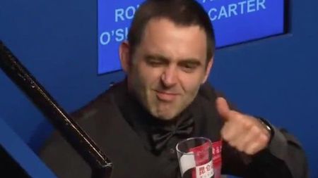 "Până mor, veți scrie despre mine". O'Sullivan e OUT de la CM, dar 'ciocnirea' cu Ali Carter a continuat. "Te mai atingi. În Formula 1 vedem așa ceva tot timpul. Ei - cu mașinile, noi - între noi! Eu aș alege să scot în evidență cum zeci de copii sunt lăsați în calea bombelor, zilnic"