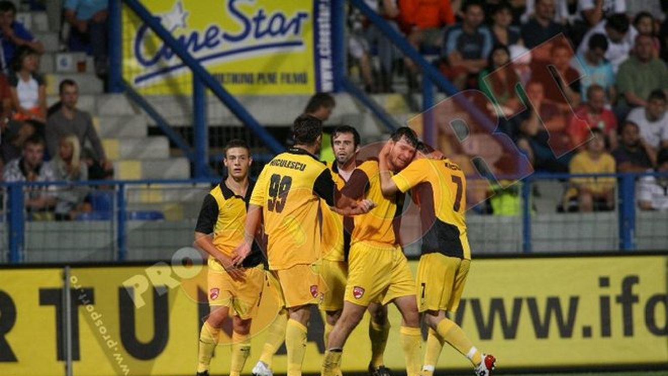 Lăcătuș: "Am ținut cu Dinamo aseară, dar au șanse mici în grupe"