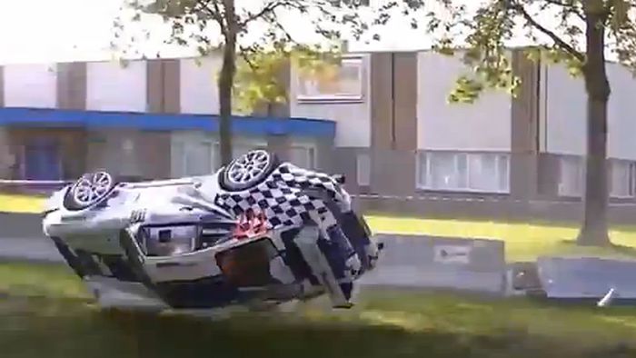 Accident spectaculos în raliul Olandei! VIDEO: A plonjat cu mașina în râu