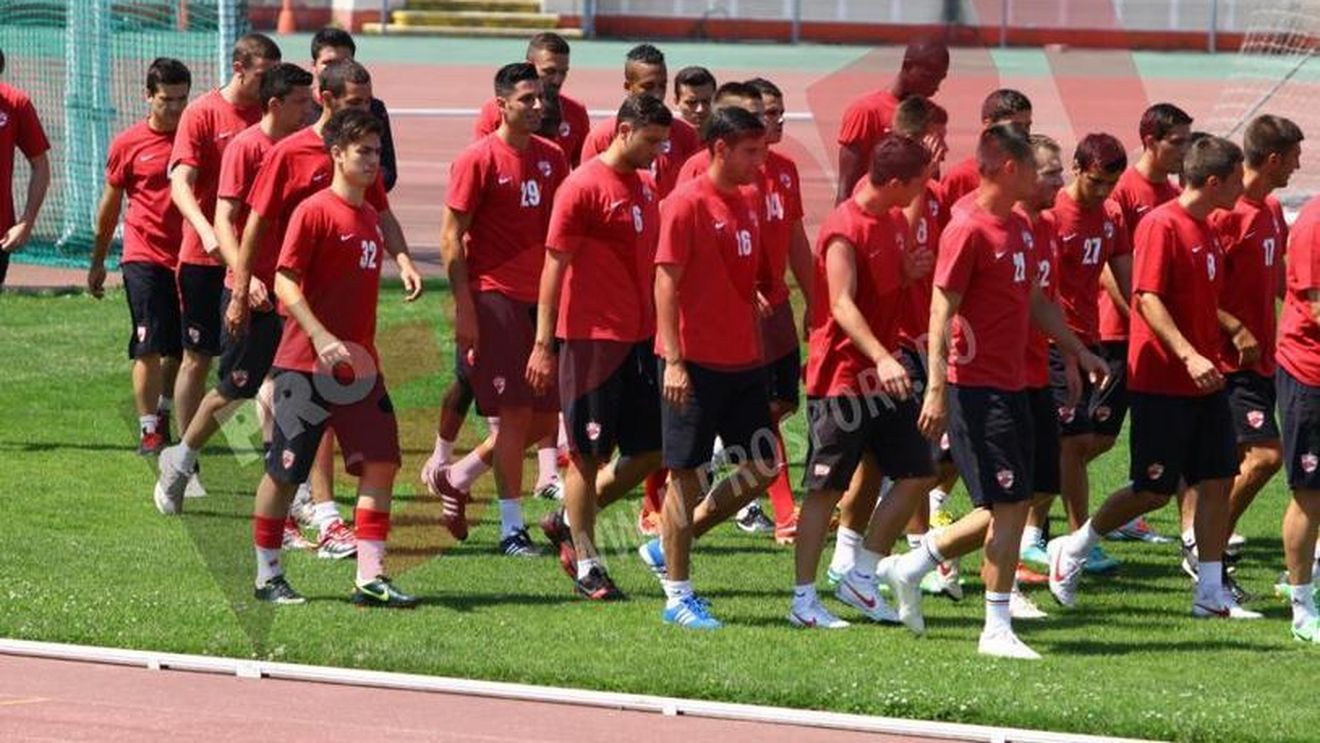EXCLUSIV Dandea și-a reziliat contractul! Încă un fost junior al Stelei a venit să dea probe la Dinamo