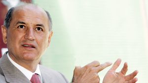 "Peseiro trebuie să își asume răspunderea"