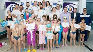 

Micii înotători fac performanță în Cupa Poliției
