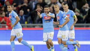 Napoli a învins Fiorentina, scor 2-1, în campionatul Italiei! Chiricheș a fost rezervă la gazde, Tătărușanu - integralist pentru trupa "viola"