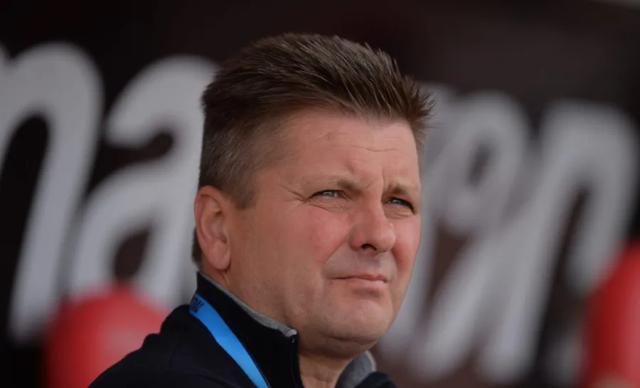 Dusan Uhrin a fost dat afară de la Gaz Metan pentru că nu a acceptat să folosească jucători ”împinși” de oameni politici prin Vali Iordănescu