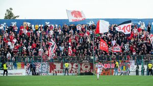 Varianta la care nu se aștepta nimeni: Dinamo poate organiza meciul cu Farul într-un oraș roș-albastru!