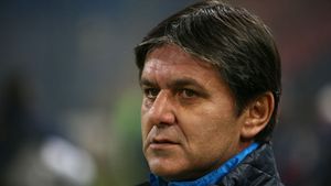 Lăcătuș crede că Dică îl va convinge pe Gigi:** "Dacă dă 4-5 goluri, rămâne și din vară"