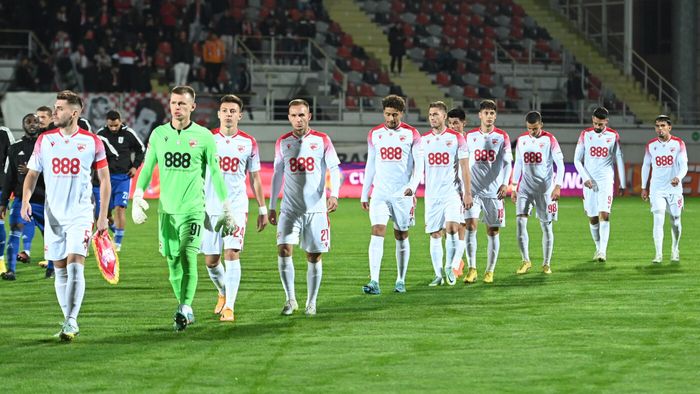 Doi jucători și-au reziliat contractele cu Dinamo! Încă trei fotbaliști sunt pe picior de plecare