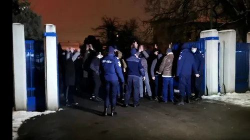 Scandal la Iași! Suporterii au vrut să intre peste jucători în vestiar: „Vă rupem picioarele! Purtători ilegali de ghete”